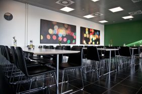 Lyddæmpende billeder kantine