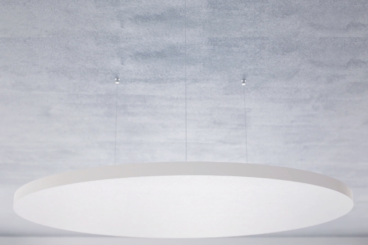 ecophon-solo-circle cirkelformet akustiklofter med justerbare wires